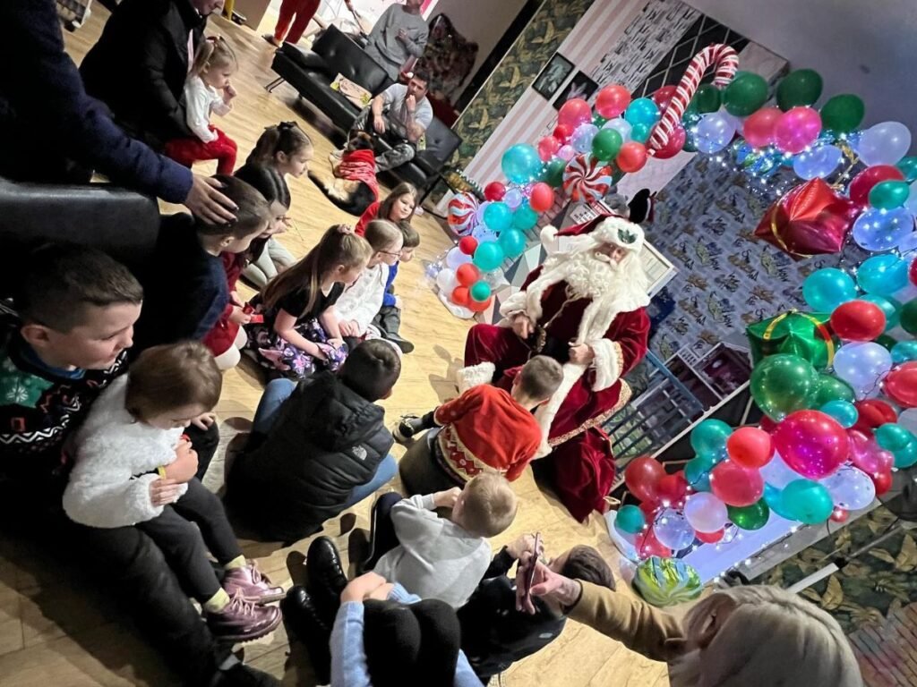Magic Santa Visit at a HairPlay Customers Christmas Party